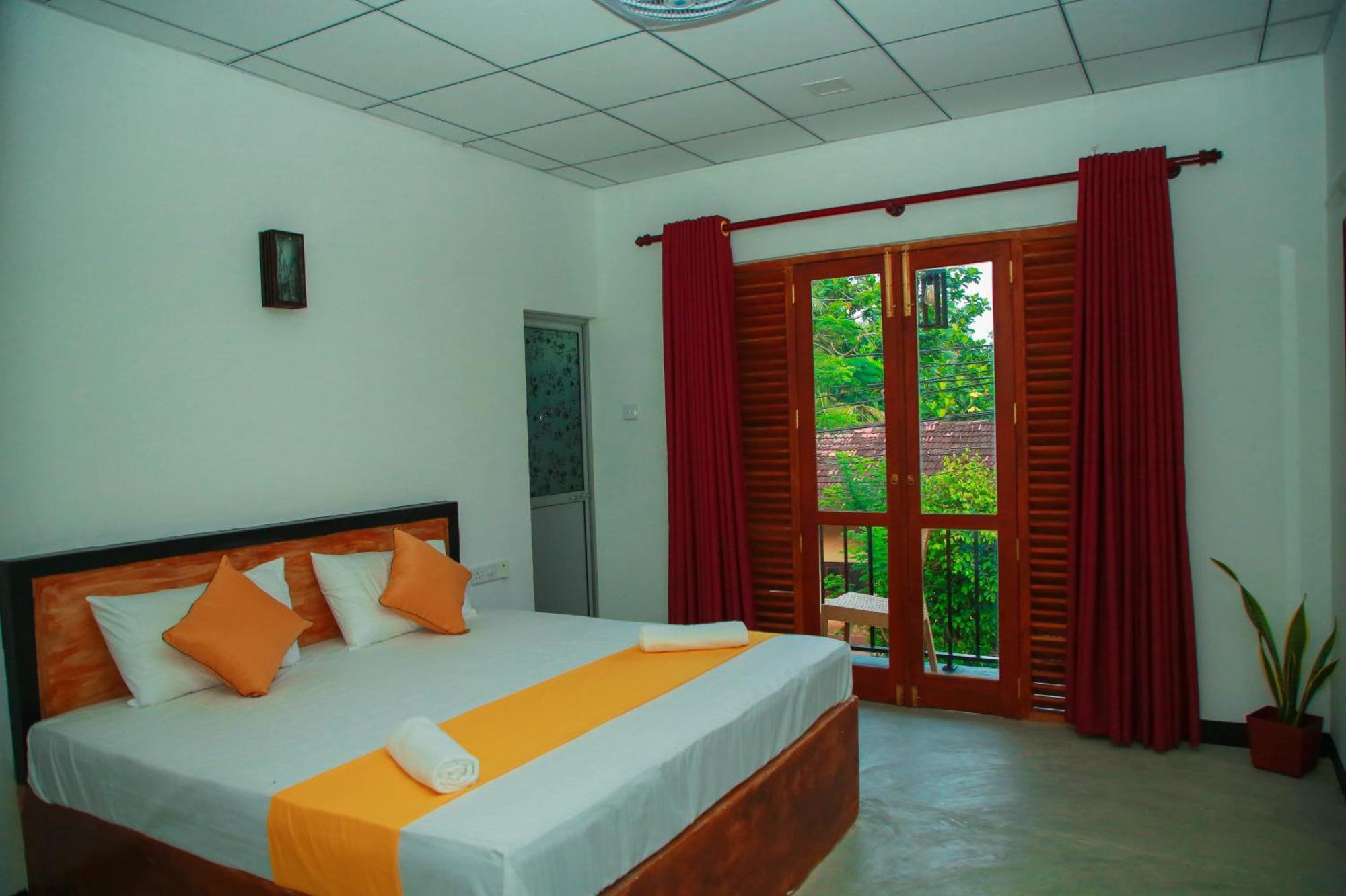 Samee Dream Guest Hotel Midigama Exterior photo
