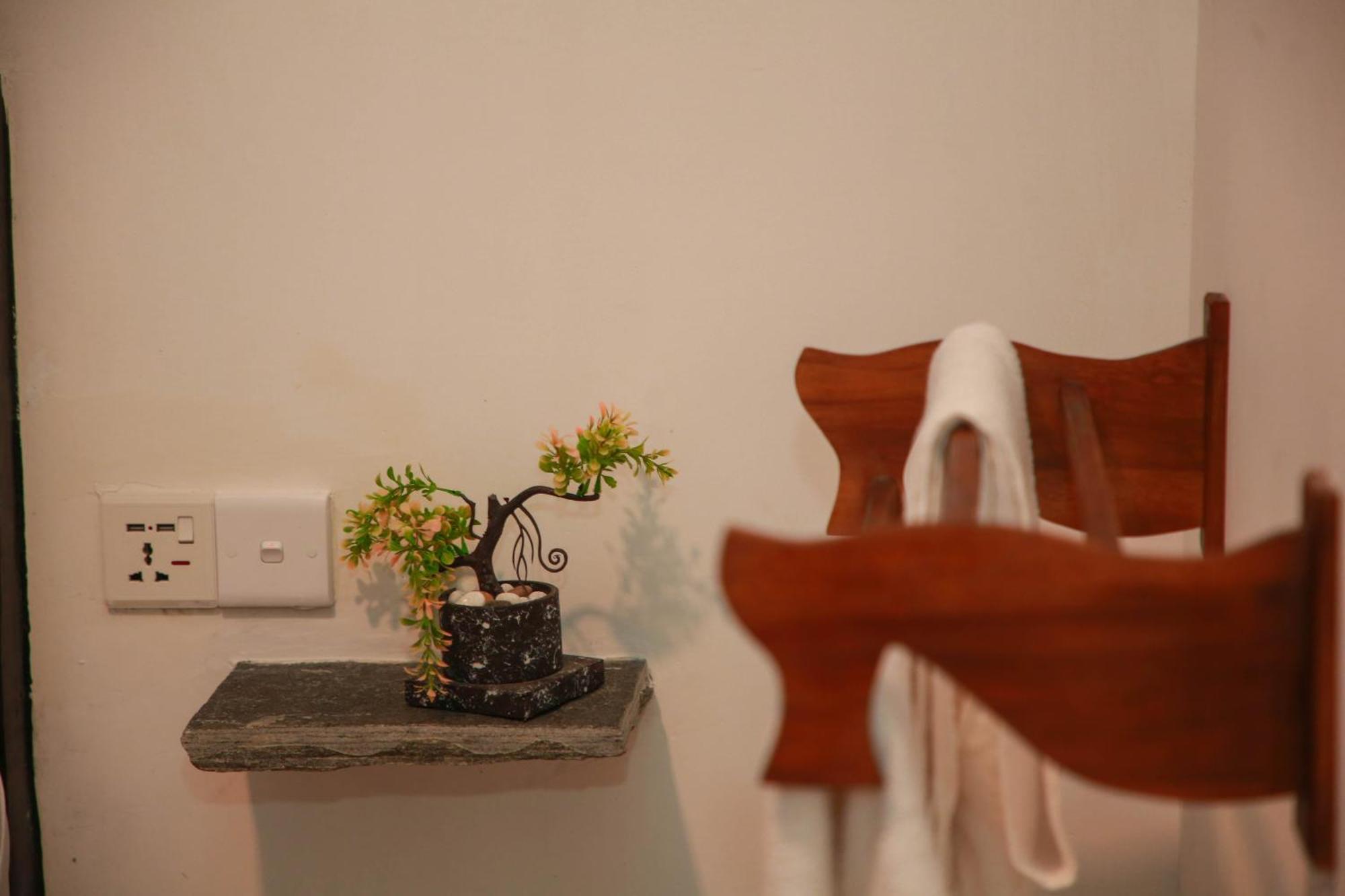 Samee Dream Guest Hotel Midigama Exterior photo