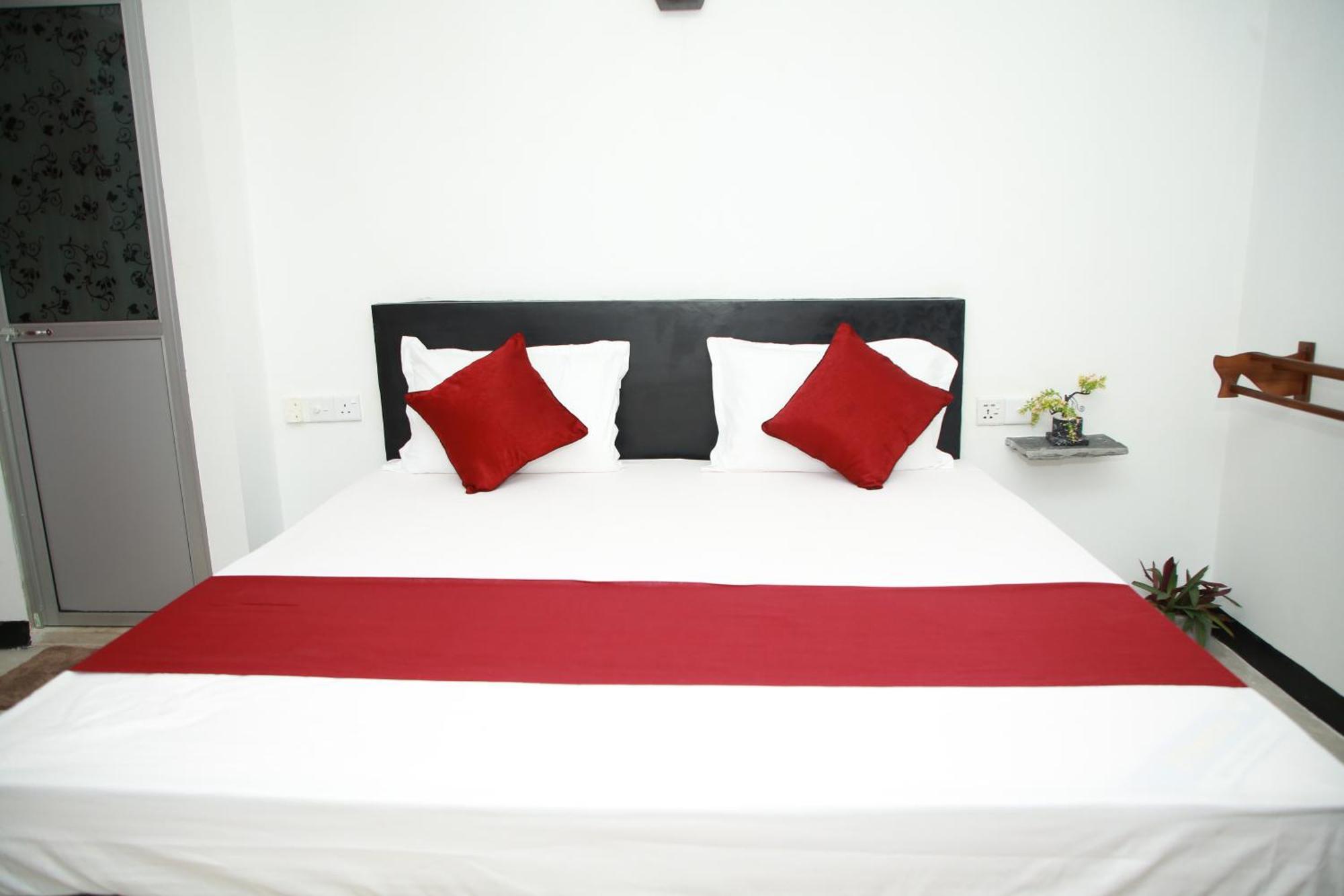 Samee Dream Guest Hotel Midigama Exterior photo