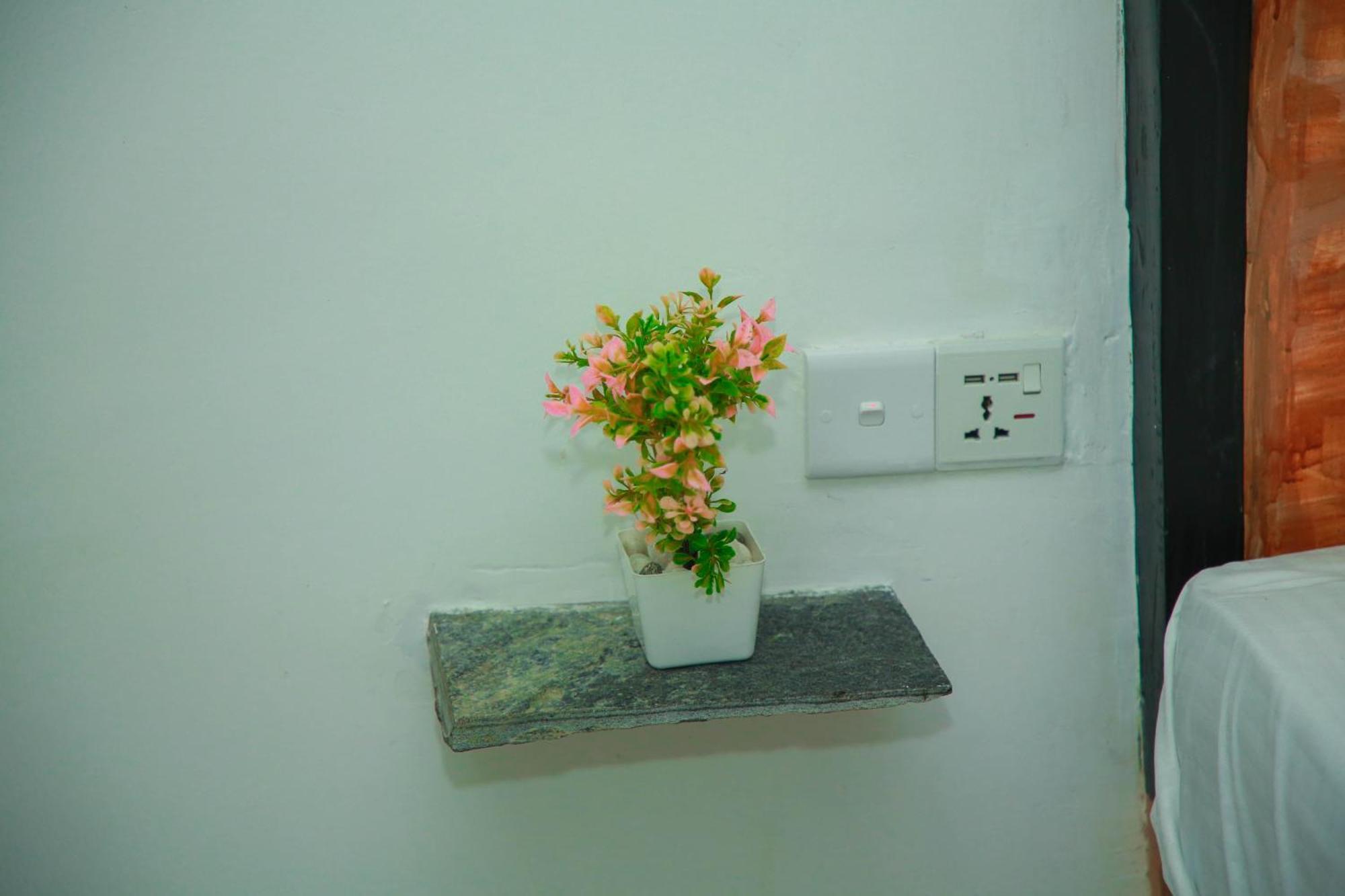 Samee Dream Guest Hotel Midigama Exterior photo